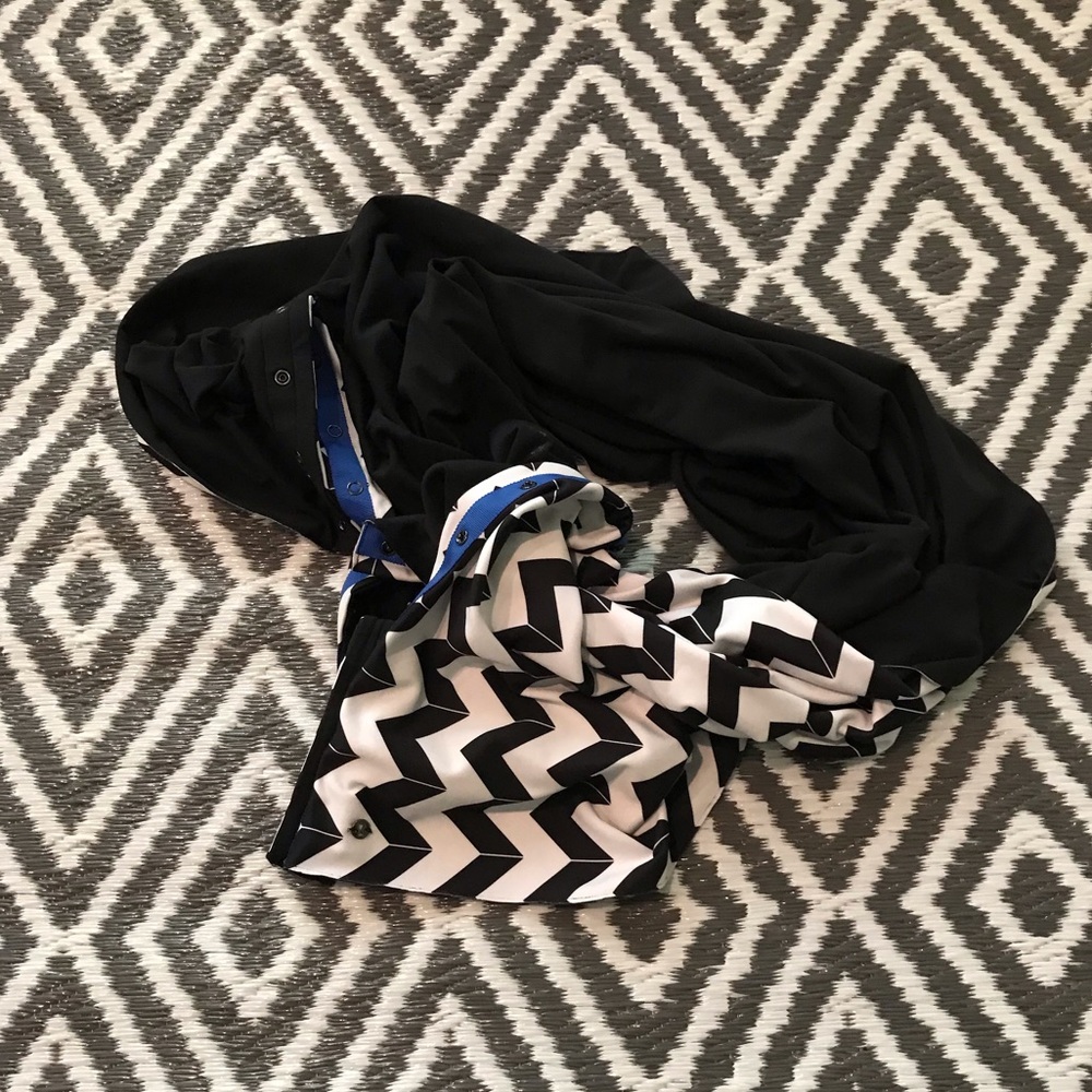 Lululemon Vinyasa Scarf in Arrow Chevron